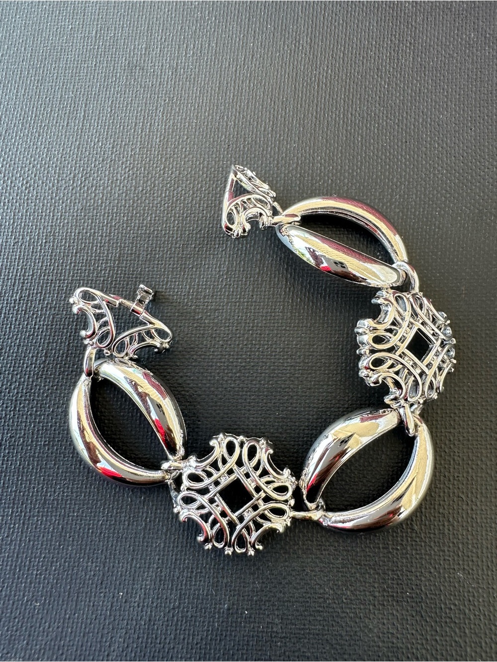 Vintage silvertone openwork filigree link bracelet